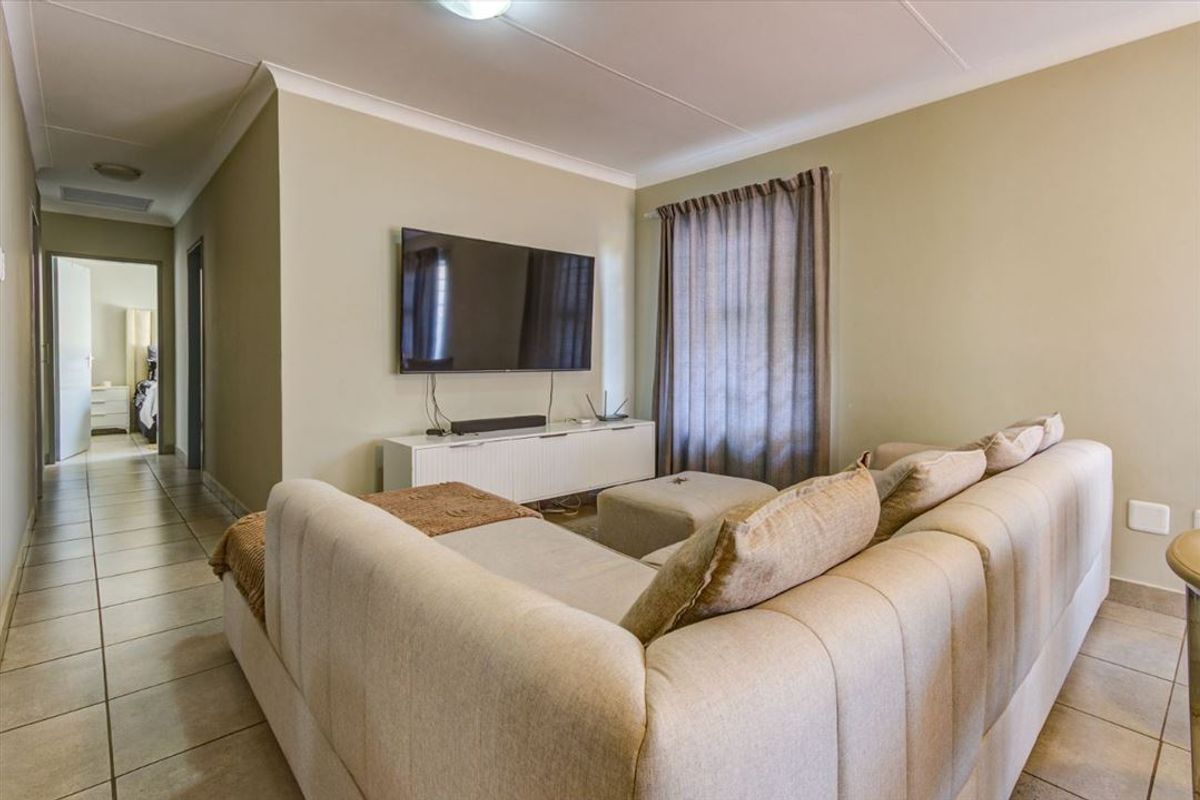 Comfortable Family Home with Practical Living Spaces - Photo 2