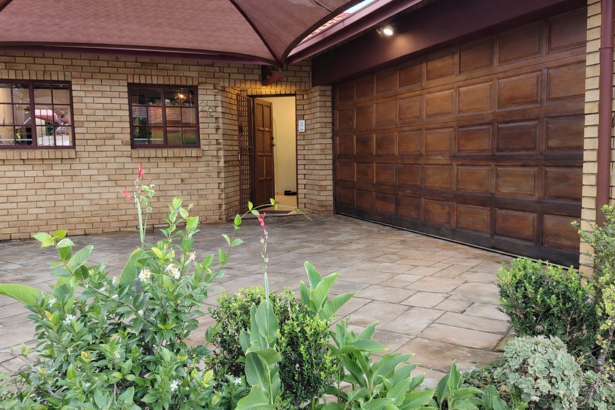 Beautiful 3 Bedroom Family Home in Wierdaglen Estate, Centurion - Photo 2