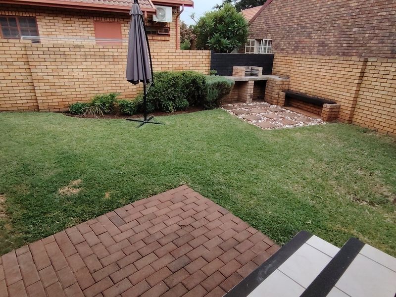 Beautiful 3 Bedroom Family Home in Wierdaglen Estate, Centurion - Photo 7