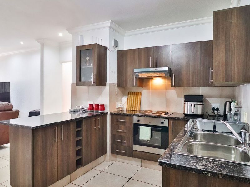 Stylish & Secure 3-Bedroom Flat – Perfect Family Living!  - Photo 6