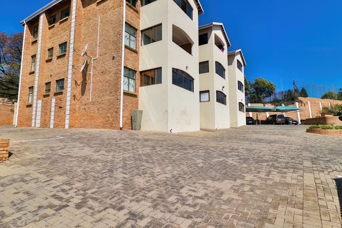 Stylish & Secure 3-Bedroom Flat – Perfect Family Living!  - Photo 5