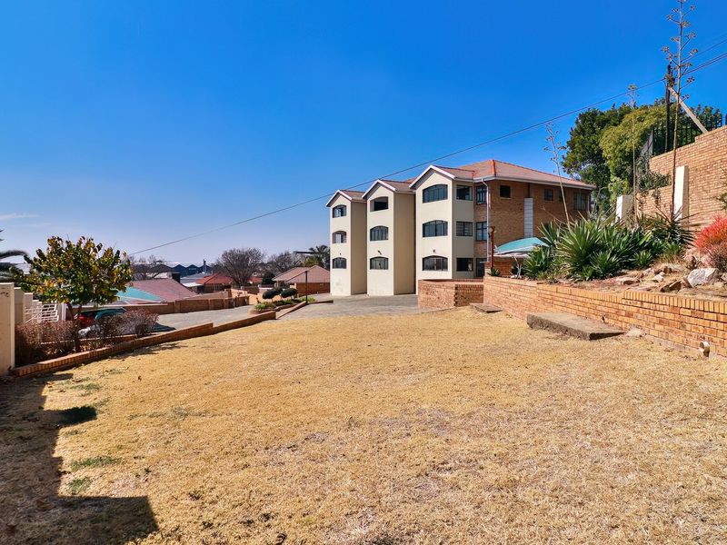 Stylish & Secure 3-Bedroom Flat – Perfect Family Living!  - Photo 10