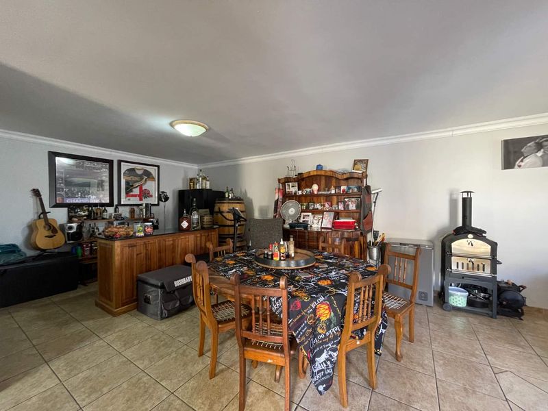 Townhouse in a Beautiful and Well Maintained Complex !!! - Photo 9