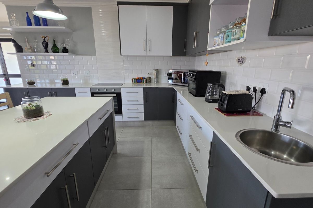 Beautiful House... Popular Estate... Stylish and Modern... Close to Nature !!! - Photo 4