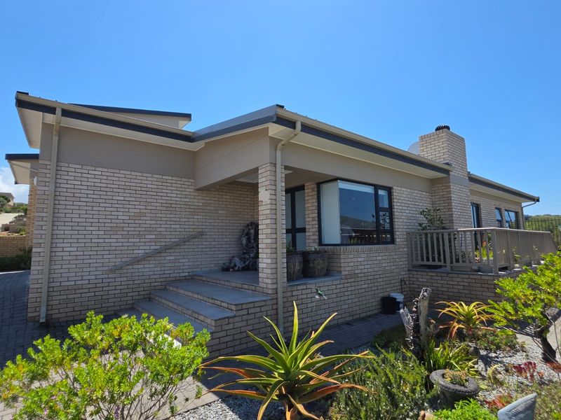 Beautiful House... Popular Estate... Stylish and Modern... Close to Nature !!! - Photo 1