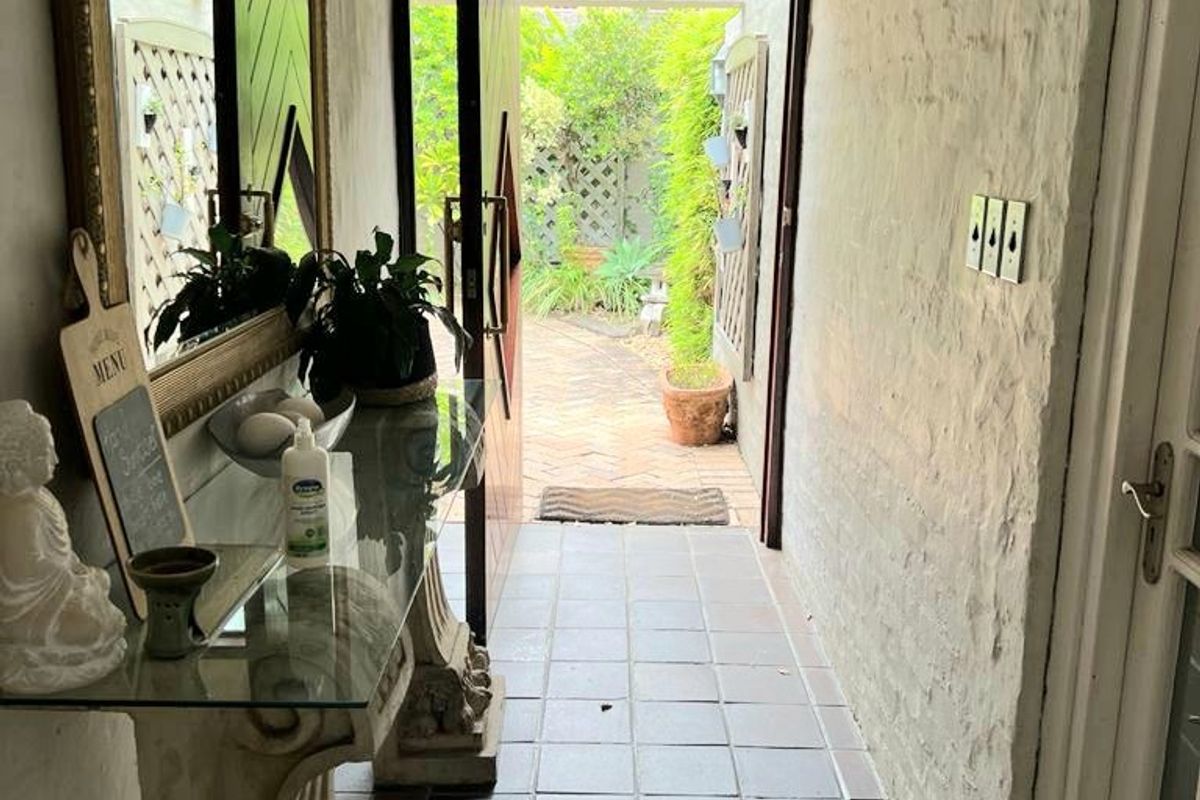 A business situated in a fantastic, popular area like this, does not come along often! - Photo 5