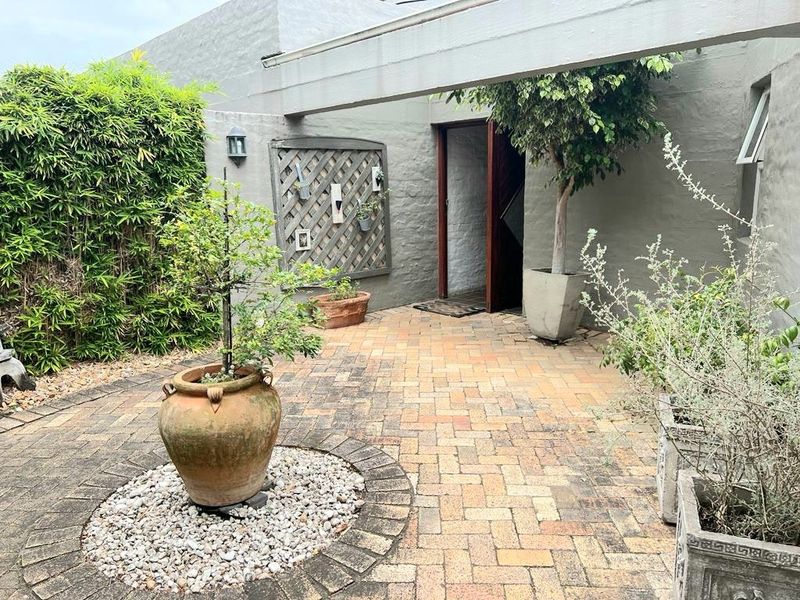 A business situated in a fantastic, popular area like this, does not come along often! - Photo 2