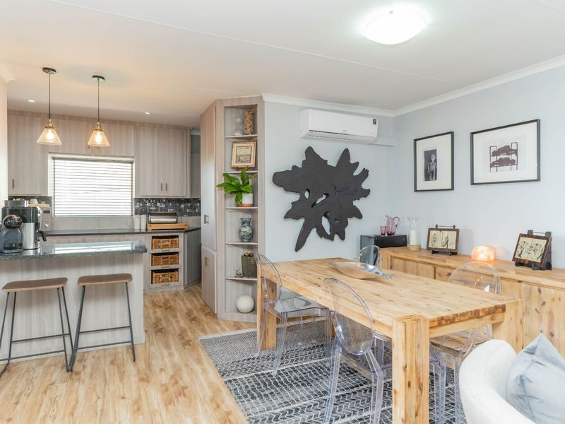 Luxurious 4 Bedroom townhouse For Sale.! - Photo 9