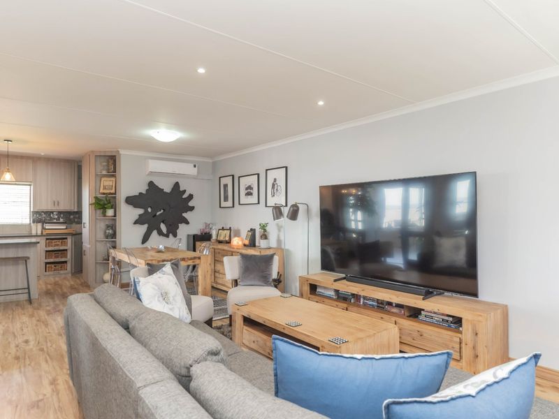 Luxurious 4 Bedroom townhouse For Sale.! - Photo 7