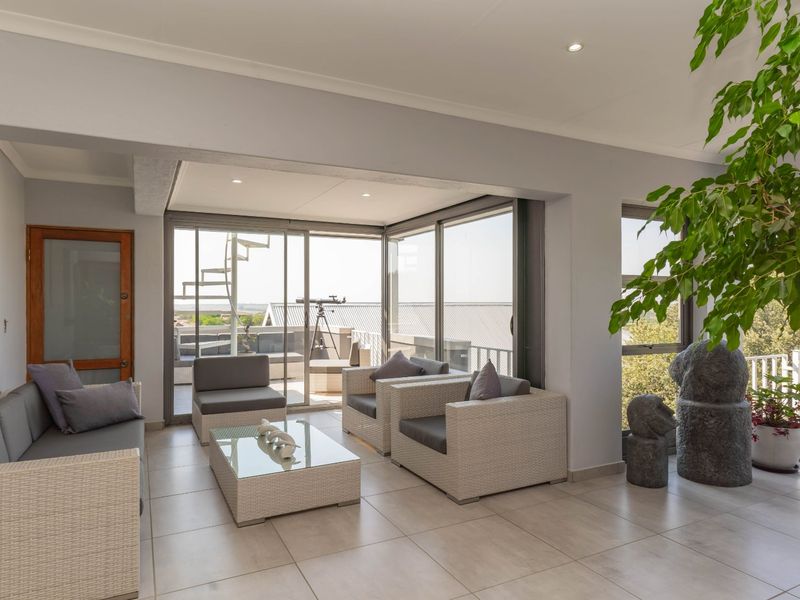 Luxurious 4 Bedroom townhouse For Sale.! - Photo 5