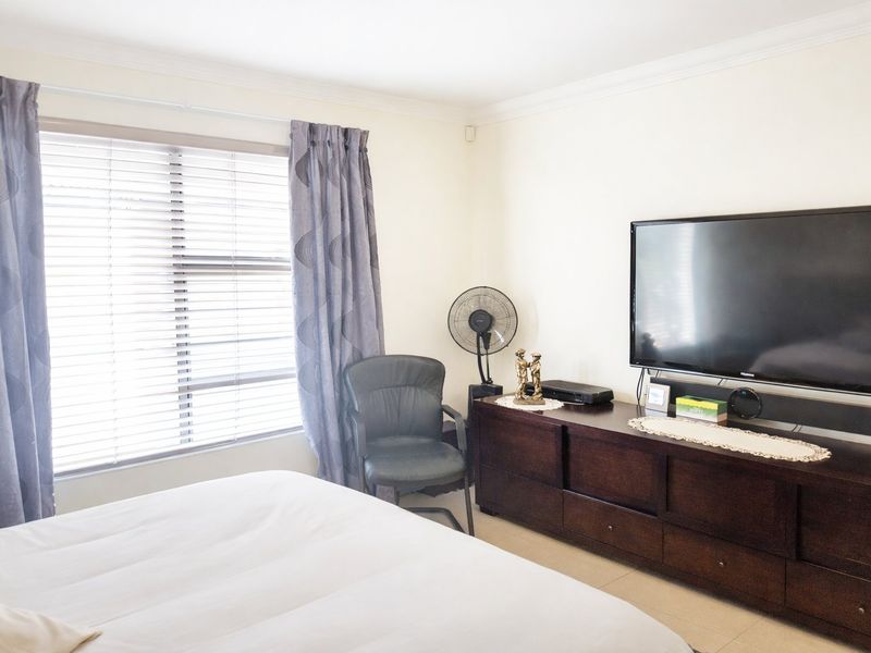 Modern Ground Floor Apartment in Sought-After Comet Estate – Next to the Golf Course - Photo 10