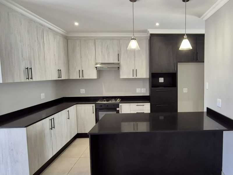 Immaculate modern secure bargain not to be repeated  - Photo 9