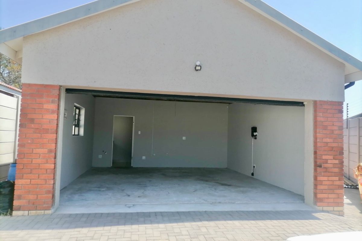 Immaculate modern secure bargain not to be repeated  - Photo 4