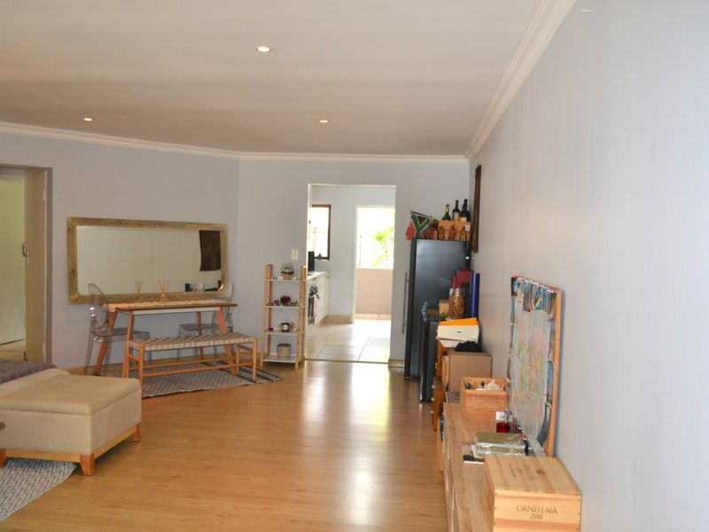 Upper Level Two Bed Two Bath simplex For Sale at Braemore Craighall Park  - Photo 7