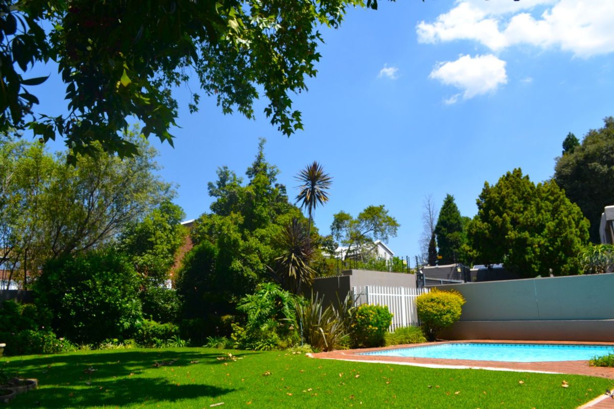 Upper Level Two Bed Two Bath simplex For Sale at Braemore Craighall Park  - Photo 4