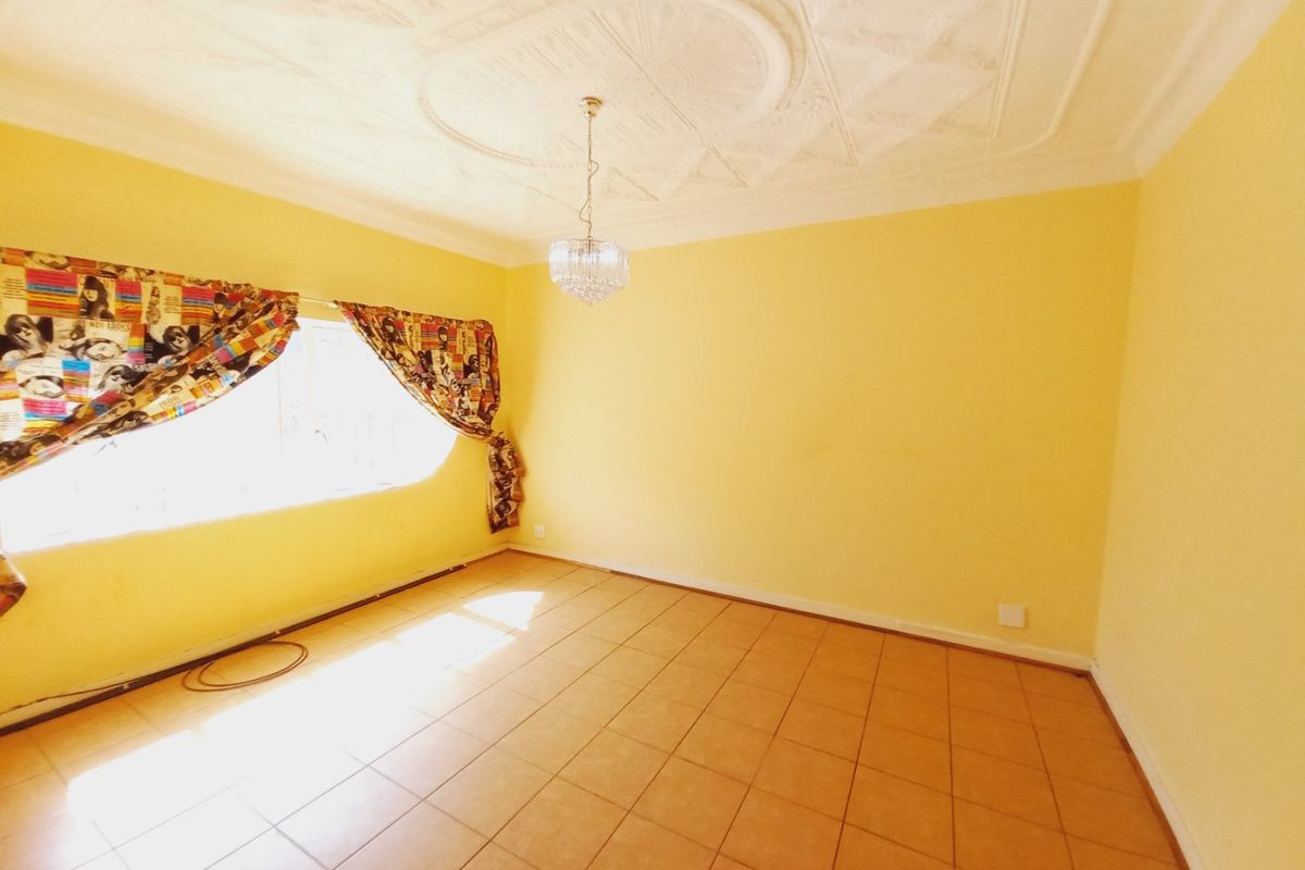 Spacious Corner Property on a Generous 1139sqm Stand in the Heart of Primrose - Photo 5