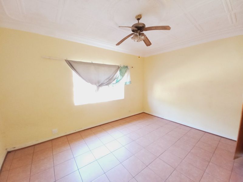 Spacious Corner Property on a Generous 1139sqm Stand in the Heart of Primrose - Photo 10