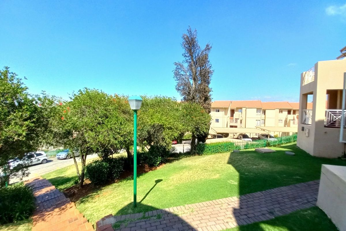 Secure and Immaculate Two-Bedroom Townhouse Offering Lifestyle Living at Eagles Nest - Photo 3