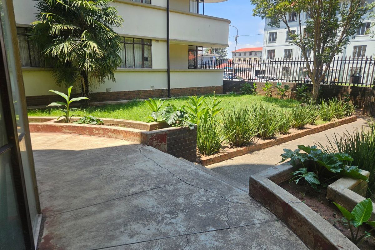 3 BEDROOM INVESTMENT PROPERTY FOR SALE  - Photo 2