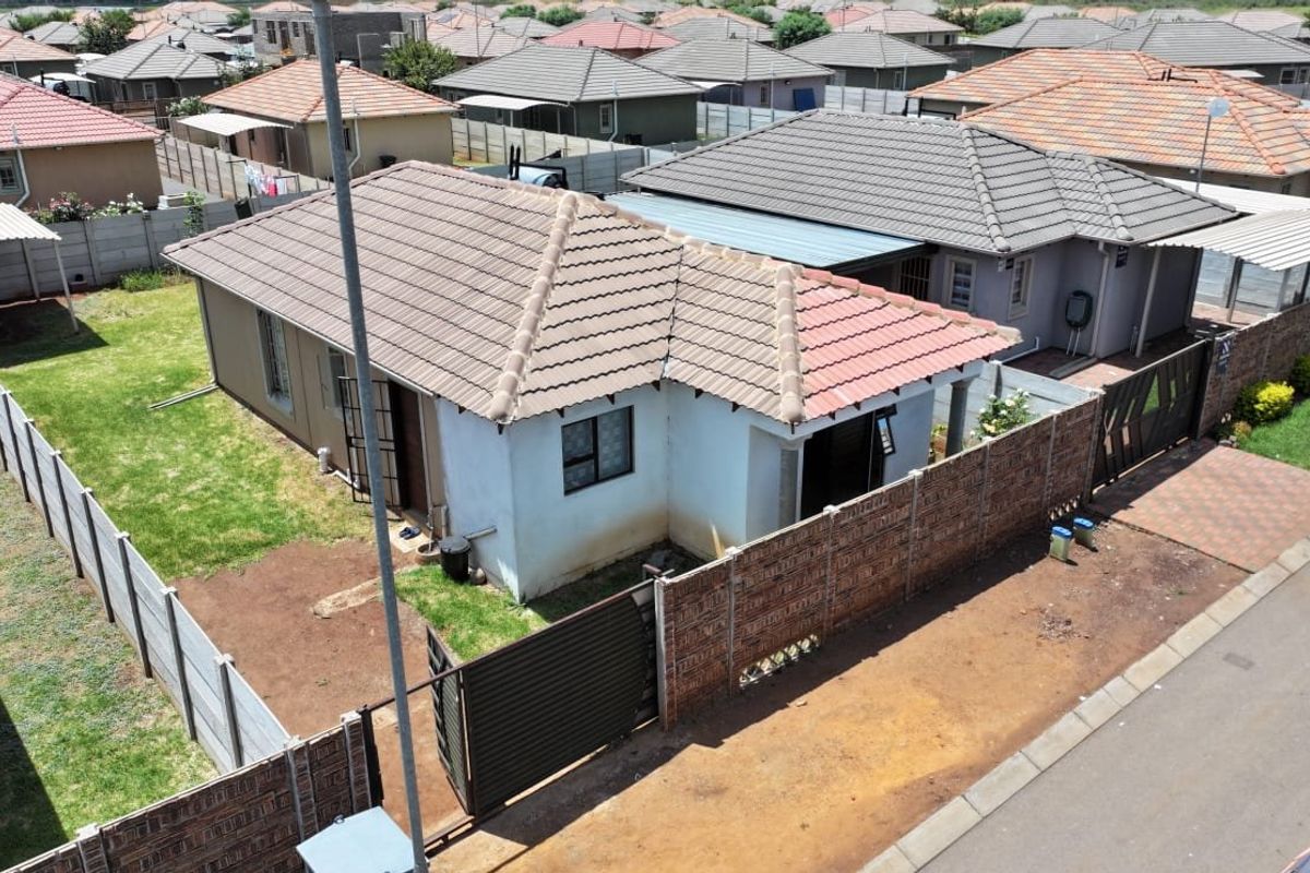 Spacious 3 bedroom and 2 bathroom house for sale in sky city  - Photo 4