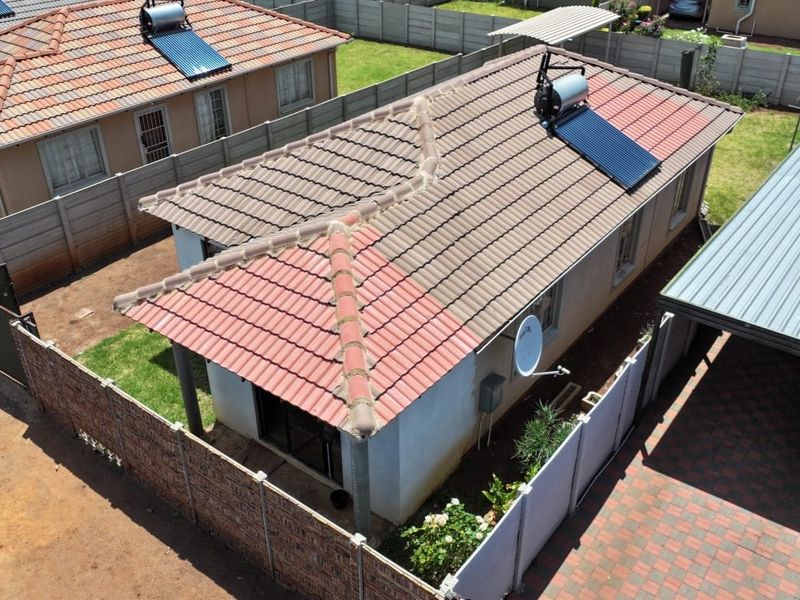 Spacious 3 bedroom and 2 bathroom house for sale in sky city  - Photo 3