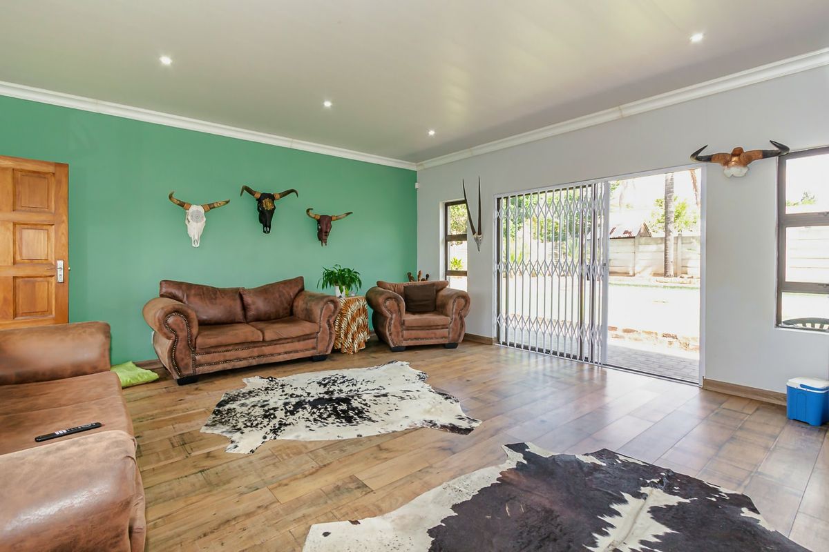 Modern 3-Bedroom Home in Norkem Park with Fully Renovated Interiors & Stylish 1-Bedroom Cottage - Photo 2