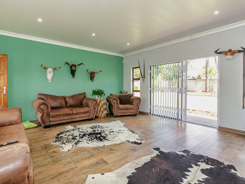 Modern 3-Bedroom Home in Norkem Park with Fully Renovated Interiors & Stylish 1-Bedroom Cottage - Photo 2