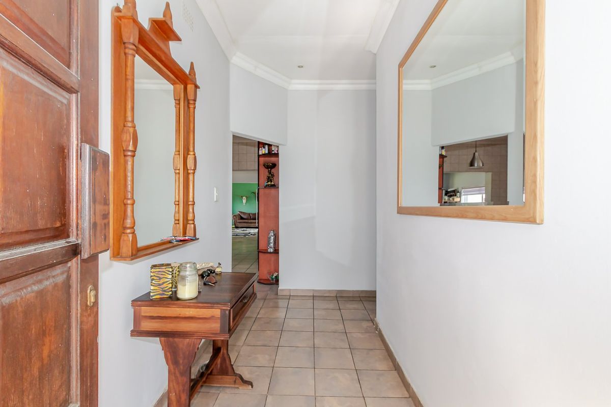 Modern 3-Bedroom Home in Norkem Park with Fully Renovated Interiors & Stylish 1-Bedroom Cottage - Photo 4