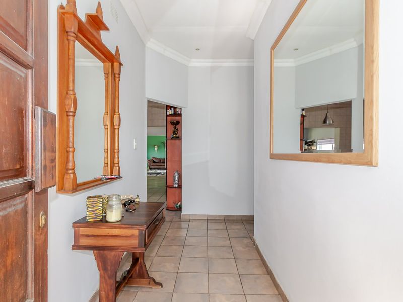 Modern 3-Bedroom Home in Norkem Park with Fully Renovated Interiors & Stylish 1-Bedroom Cottage - Photo 4