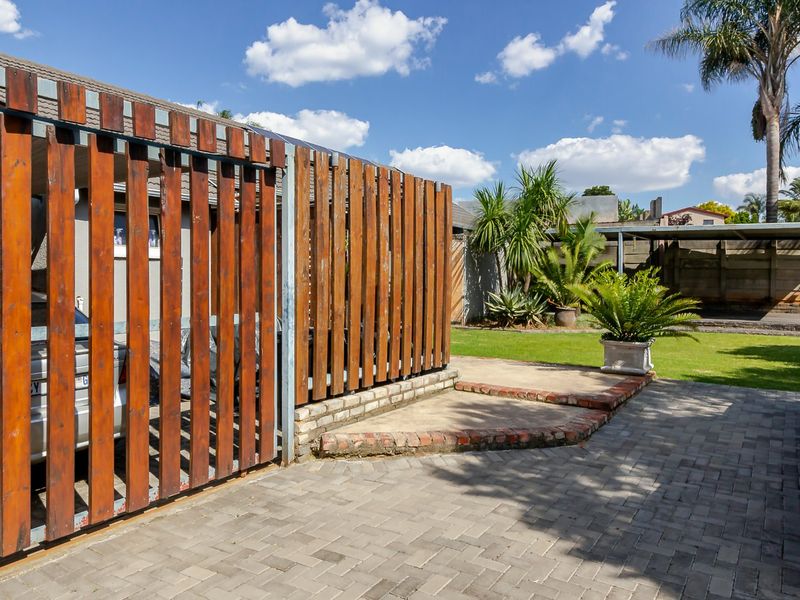 Modern 3-Bedroom Home in Norkem Park with Fully Renovated Interiors & Stylish 1-Bedroom Cottage - Photo 10