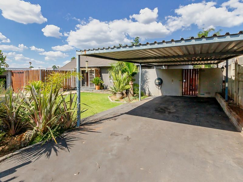 Modern 3-Bedroom Home in Norkem Park with Fully Renovated Interiors & Stylish 1-Bedroom Cottage - Photo 7