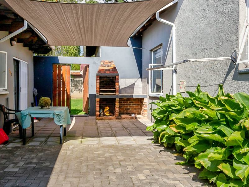 Modern 3-Bedroom Home in Norkem Park with Fully Renovated Interiors & Stylish 1-Bedroom Cottage - Photo 6