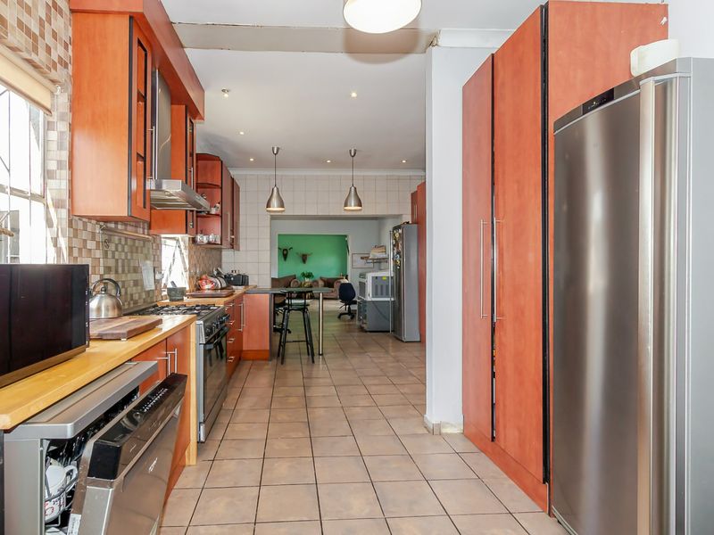 Modern 3-Bedroom Home in Norkem Park with Fully Renovated Interiors & Stylish 1-Bedroom Cottage - Photo 4