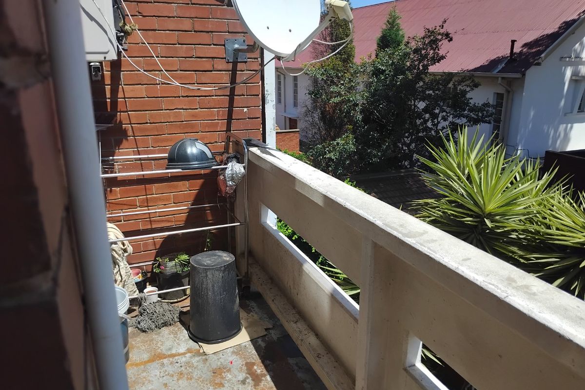 Great Bargain! Spacious 3-Bedroom Duplex in Secure Jeppestown Complex - Photo 4