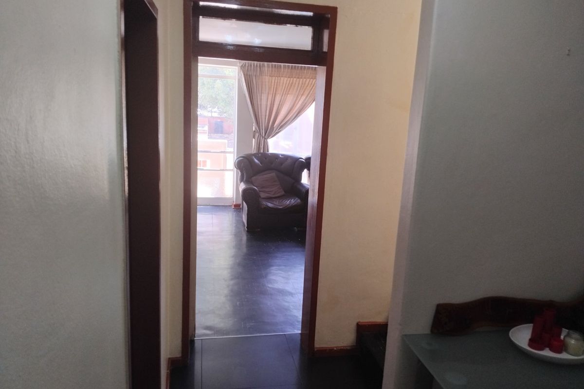Great Bargain! Spacious 3-Bedroom Duplex in Secure Jeppestown Complex - Photo 5
