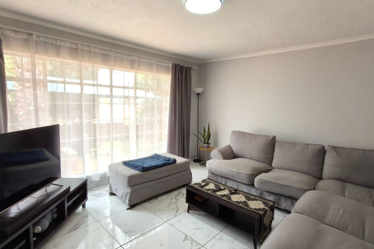 Spacious Family Living in the Heart of Noordheuwel  - Photo 5