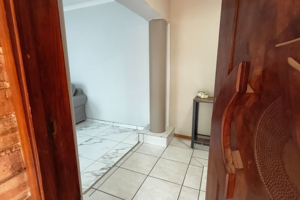 Spacious Family Living in the Heart of Noordheuwel  - Photo 3