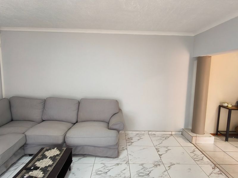 Spacious Family Living in the Heart of Noordheuwel  - Photo 6