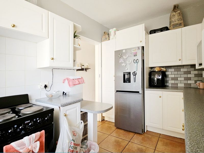 Pristine apartment in Three Rivers Proper. - Photo 4