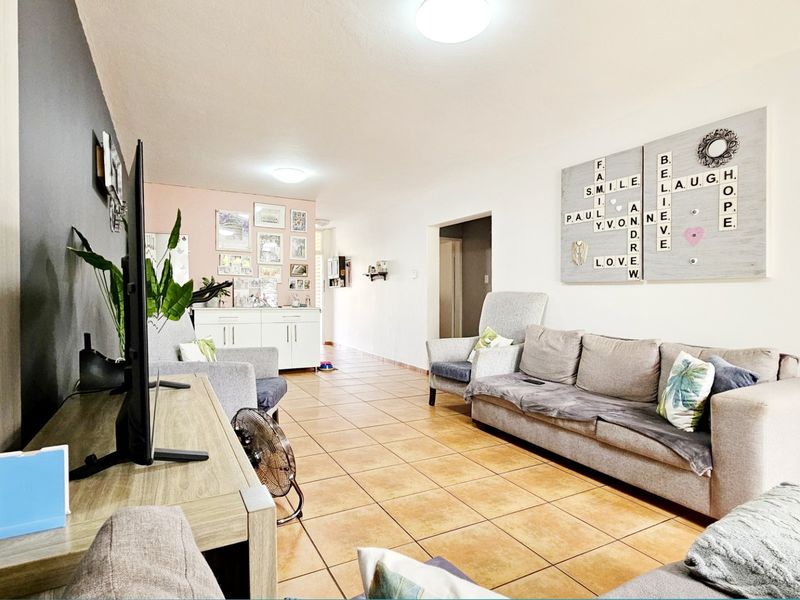 Pristine apartment in Three Rivers Proper. - Photo 7