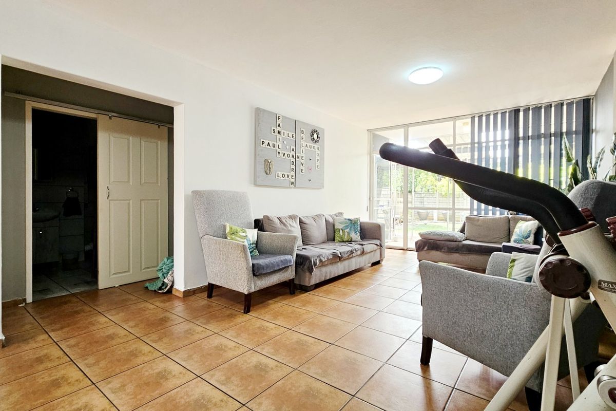 Pristine apartment in Three Rivers Proper. - Photo 5