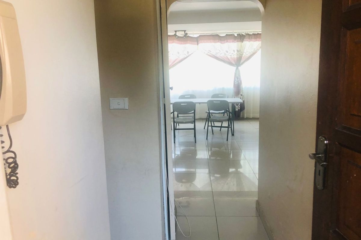 2 Bedrooms, 1 Bathroom Apartment For Sale In Bulwer, Durban - Photo 2