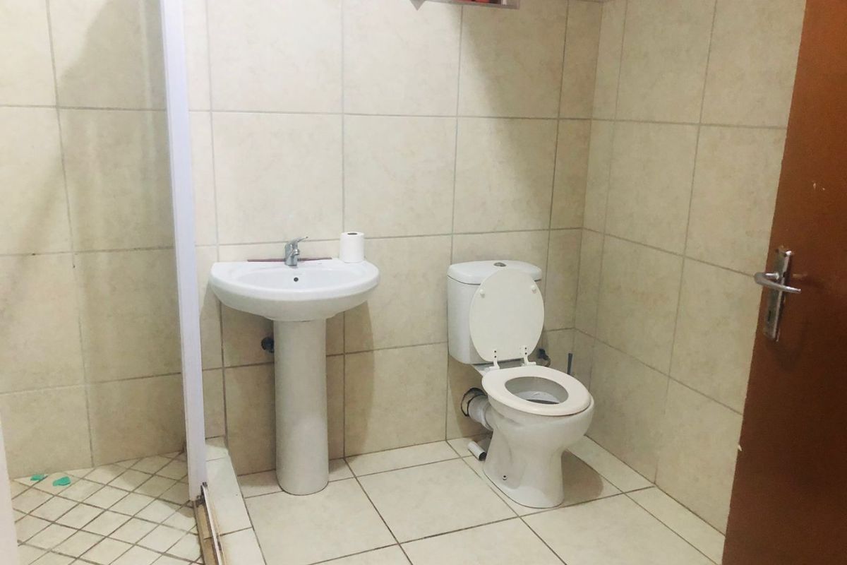 2 Bedrooms, 1 Bathrooms For Sale In Pinetown, Durban - Photo 5