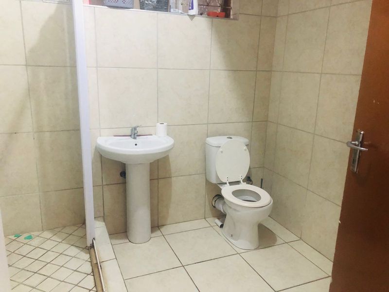 2 Bedrooms, 1 Bathrooms For Sale In Pinetown, Durban - Photo 5