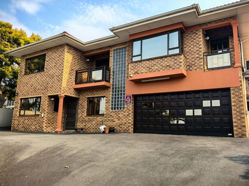 5 Bedroom Stately Dual-Home Gem at 64 St Pauls Avenue, Reservoir Hills - Photo 2