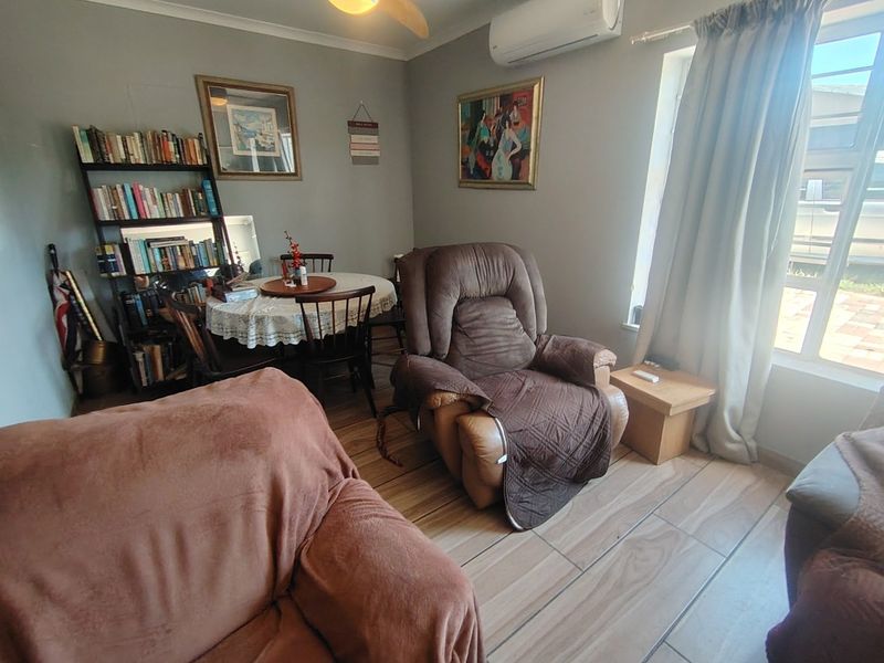 Spacious Family Home with Entertainment Paradise and Flatlet Income Potential - Photo 10