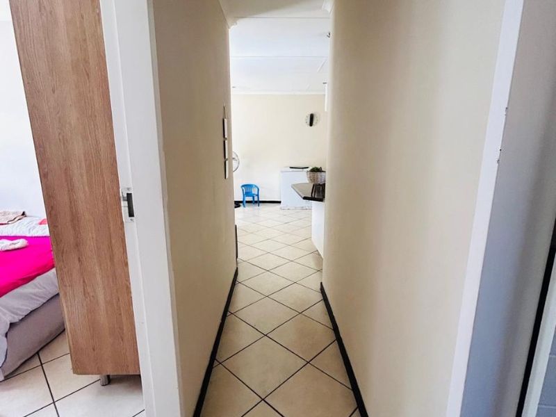 2 bedroom townhouse for sale in violet complex  - Photo 8