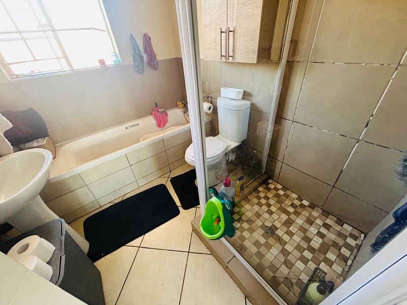 2 bedroom townhouse for sale in violet complex  - Photo 10