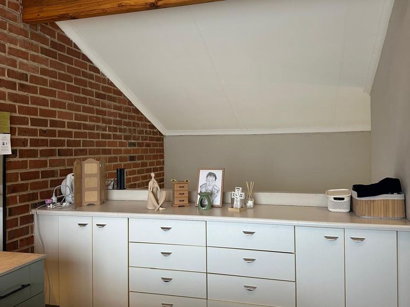 Houghton Estate Splendor  - Photo 8