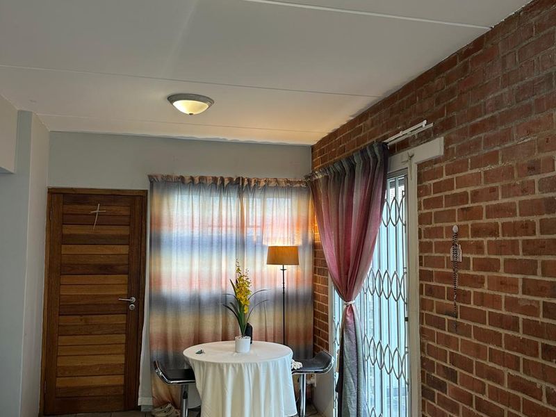 Houghton Estate Splendor  - Photo 7